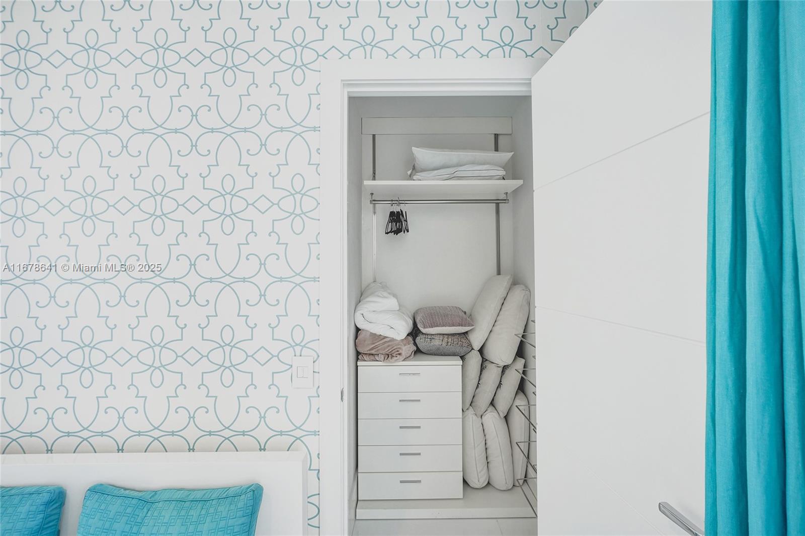 TDR TOWER III CONDO - Residential