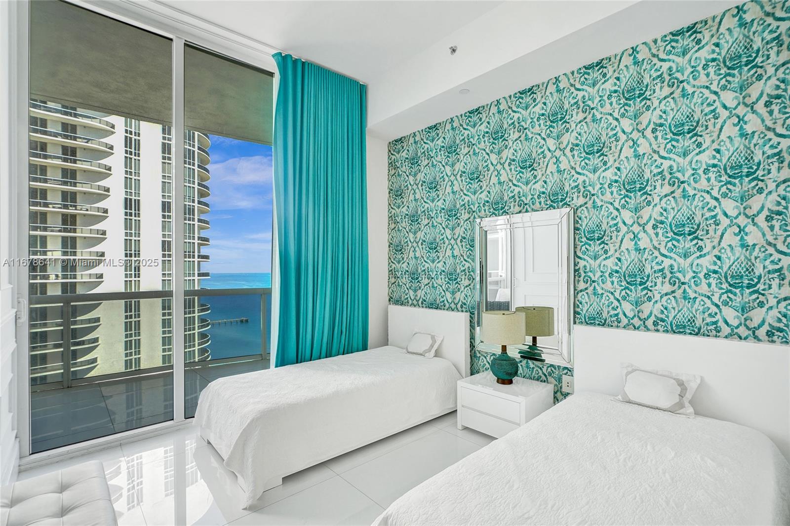 TDR TOWER III CONDO - Residential