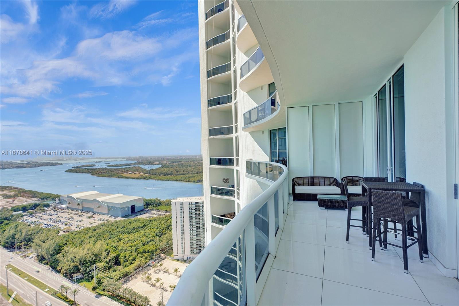 TDR TOWER III CONDO - Residential