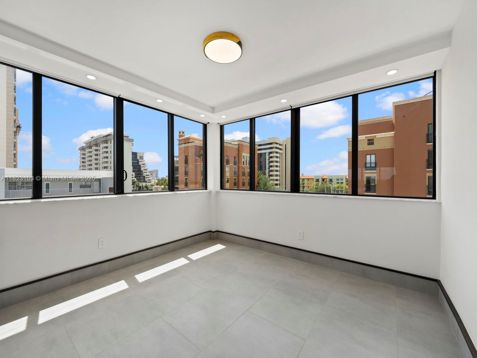 GABLES BATH CLUB APTS CON - Residential