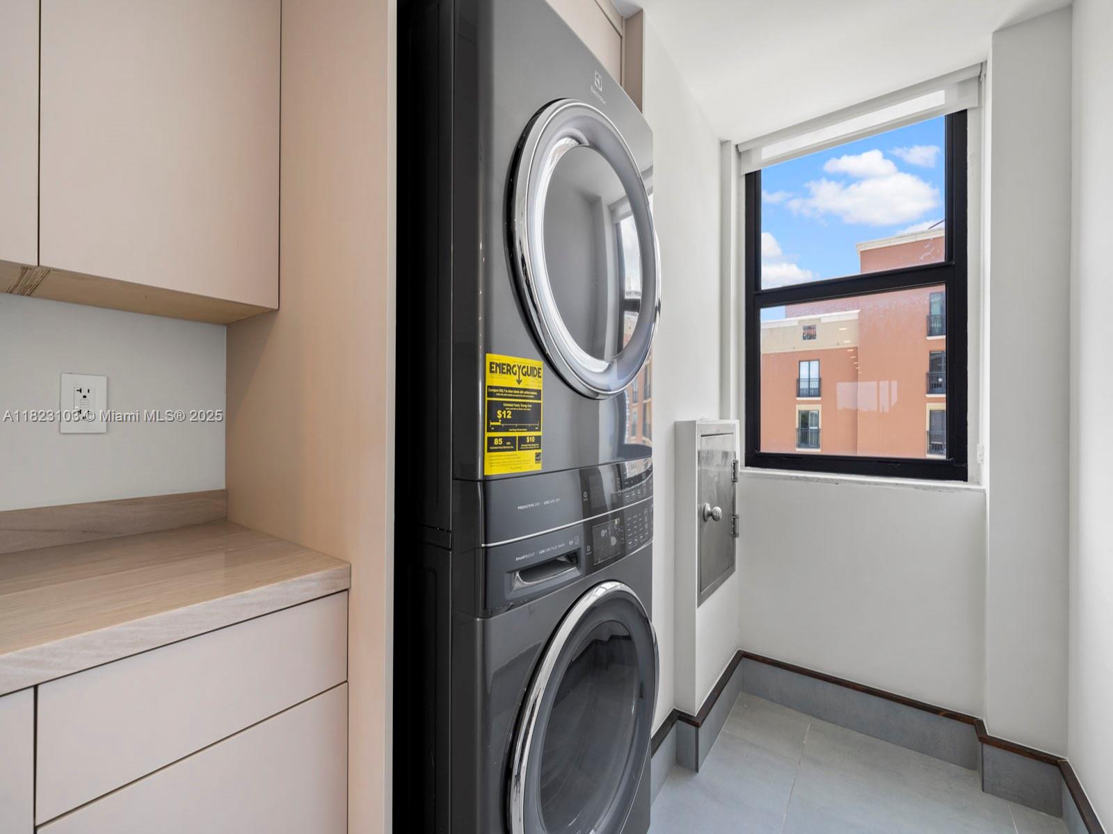 GABLES BATH CLUB APTS CON - Residential