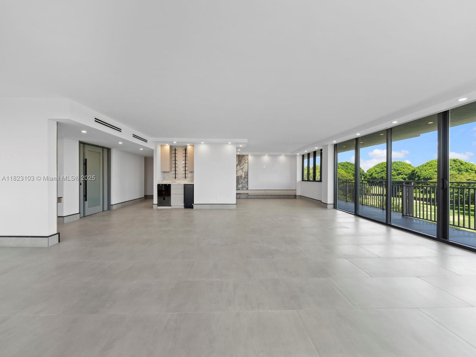 GABLES BATH CLUB APTS CON - Residential