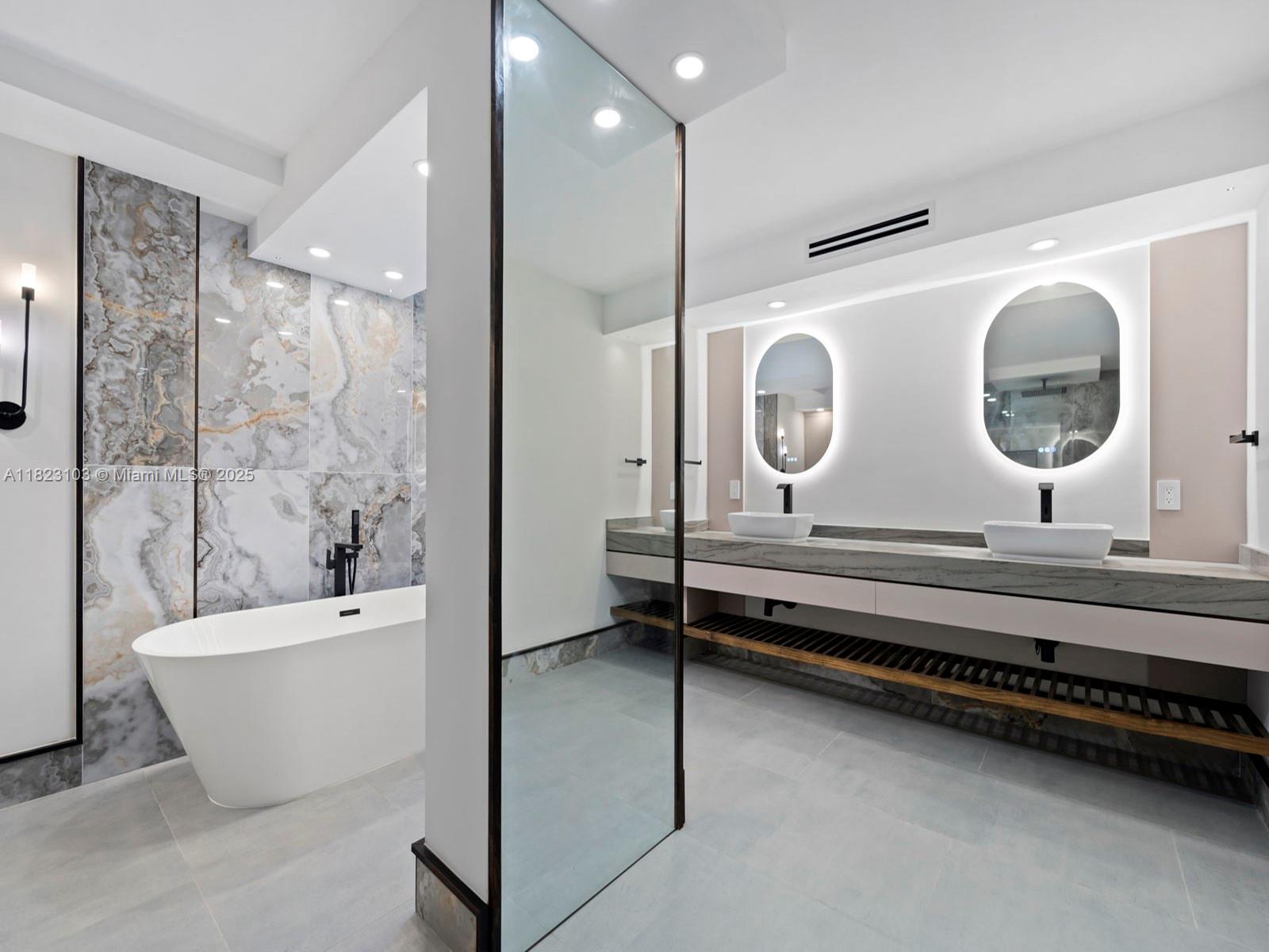 GABLES BATH CLUB APTS CON - Residential