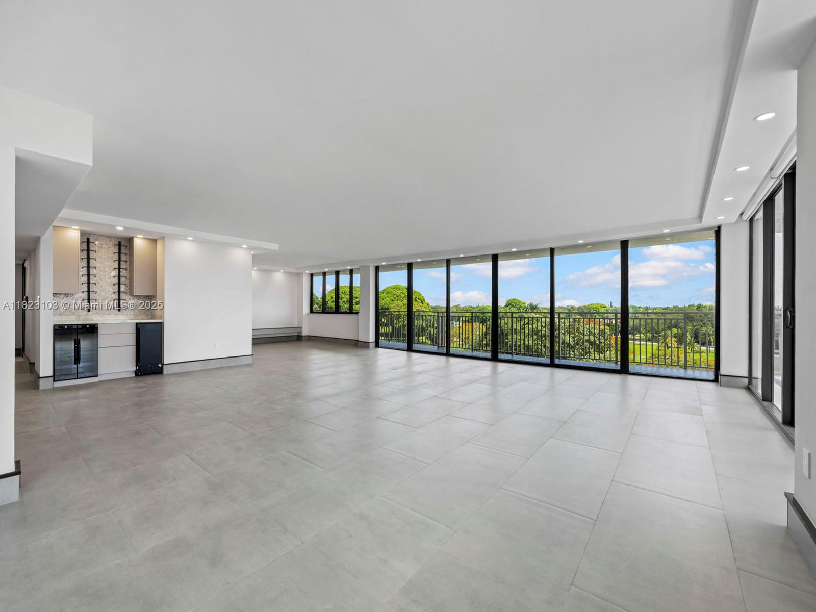 GABLES BATH CLUB APTS CON - Residential