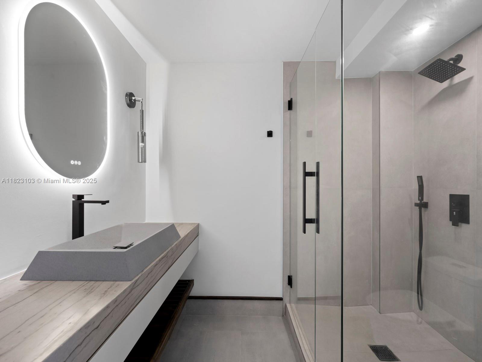 GABLES BATH CLUB APTS CON - Residential