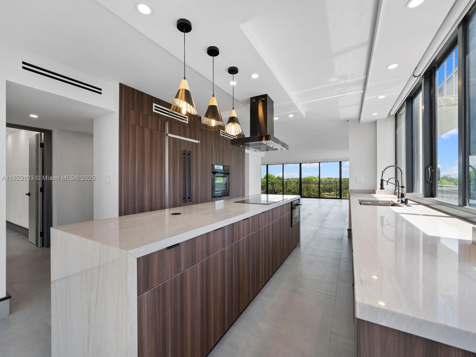 GABLES BATH CLUB APTS CON - Residential