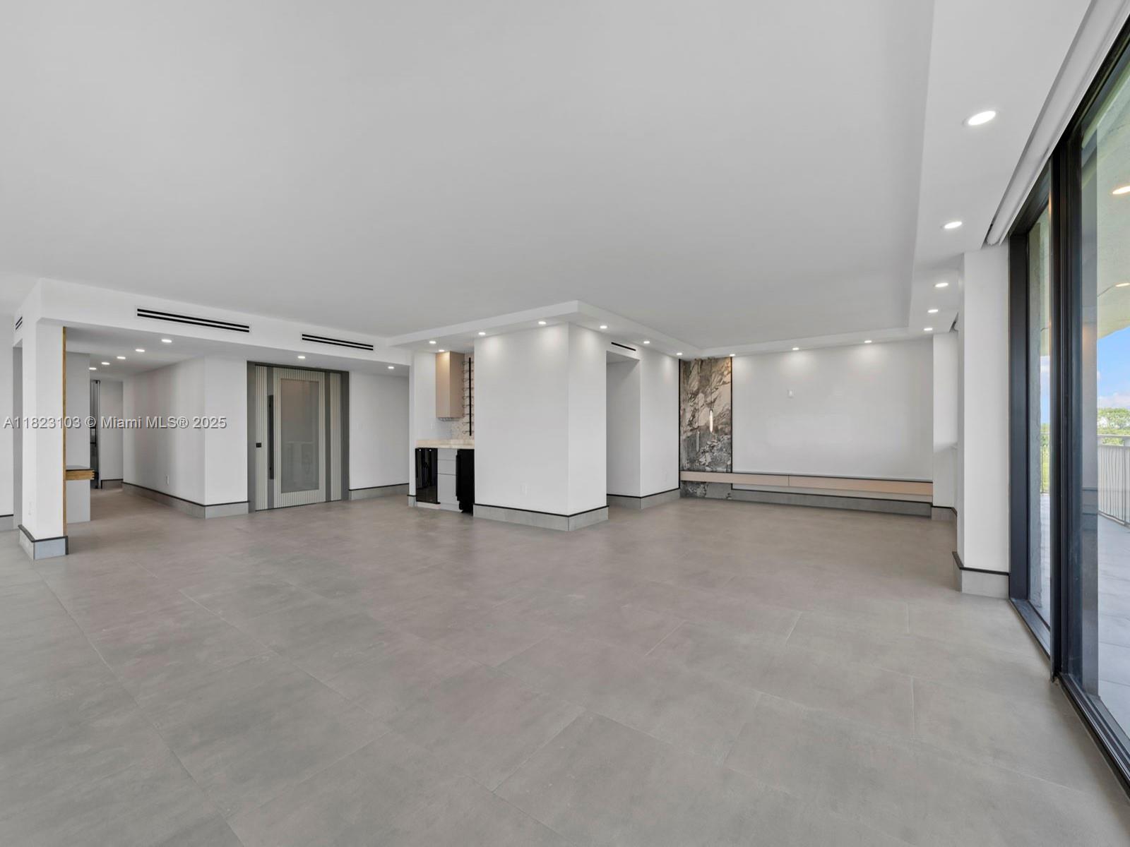 GABLES BATH CLUB APTS CON - Residential