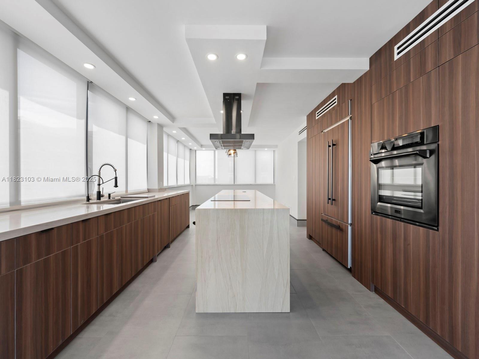 GABLES BATH CLUB APTS CON - Residential