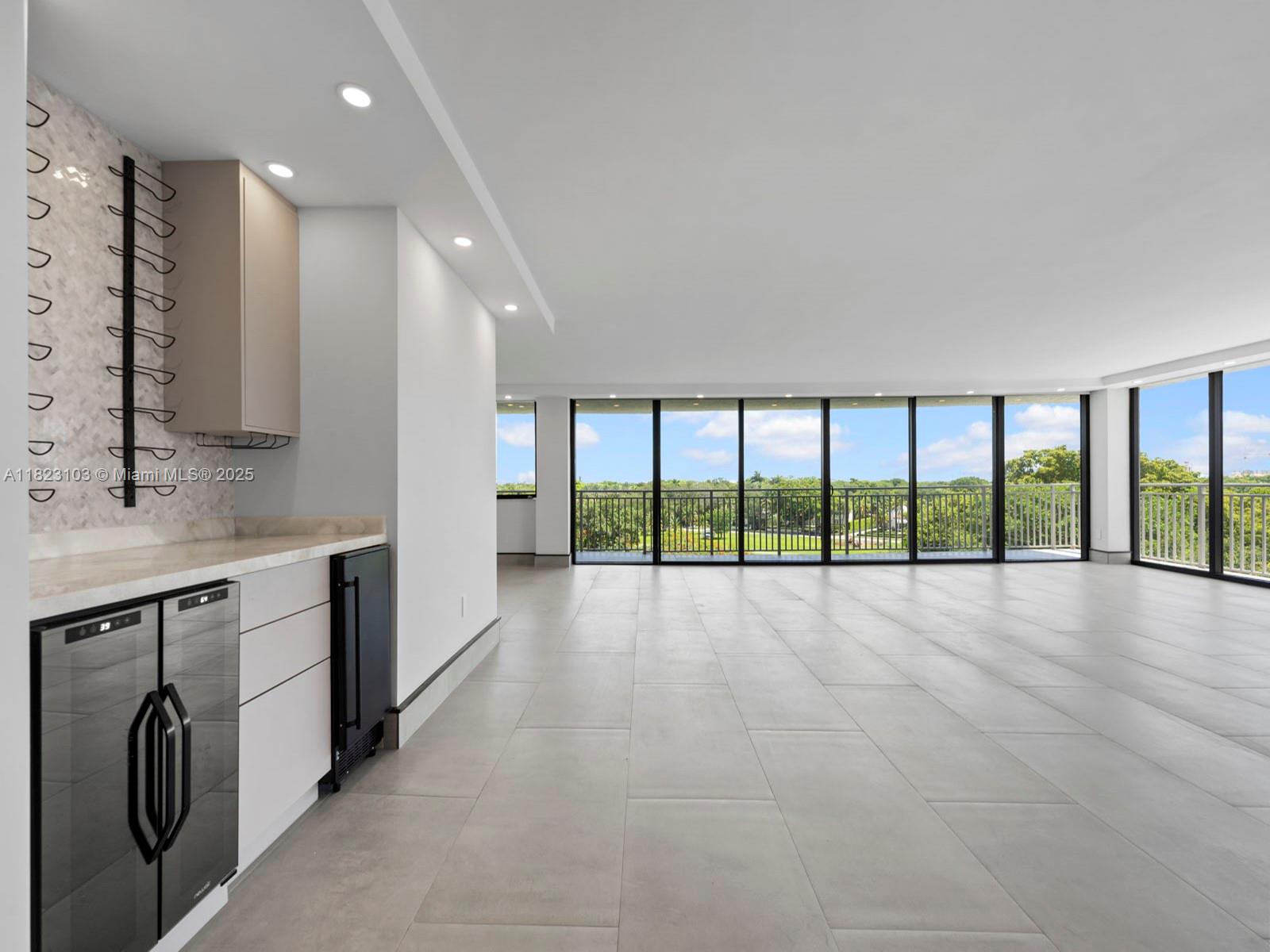 GABLES BATH CLUB APTS CON - Residential