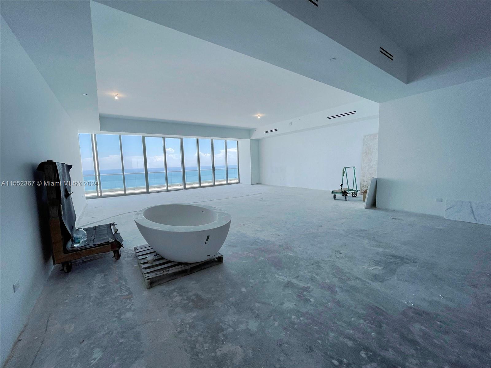 Turnberry Ocean Club - Residential