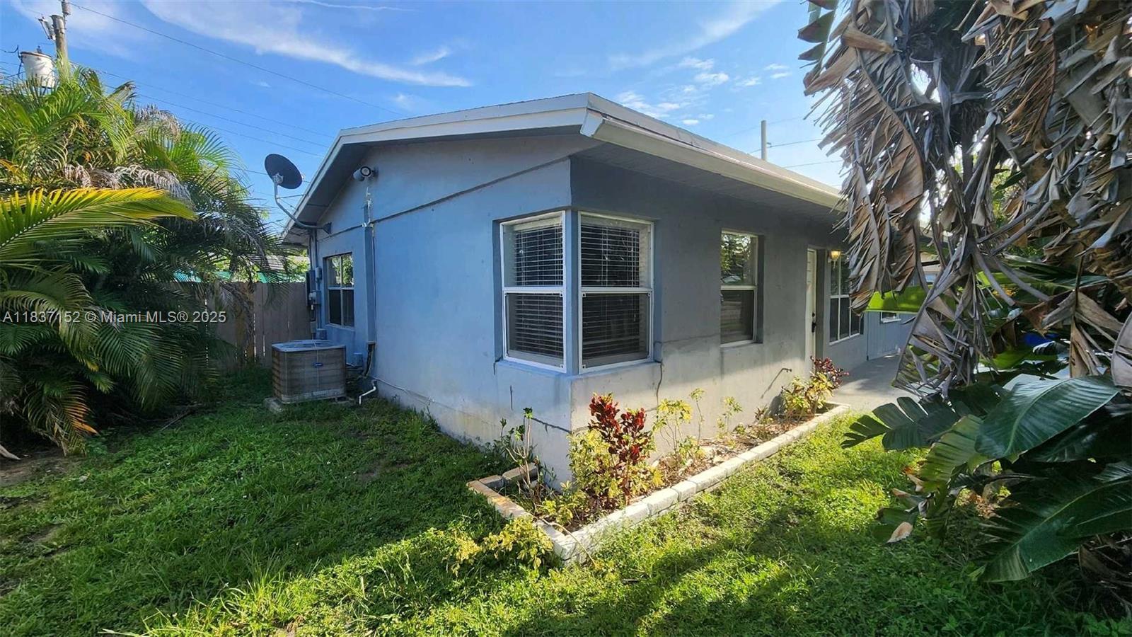 1524 NE 31st Ct, Pompano Beach, FL, 33064/$418,000 4 1524 NE 31st Ct