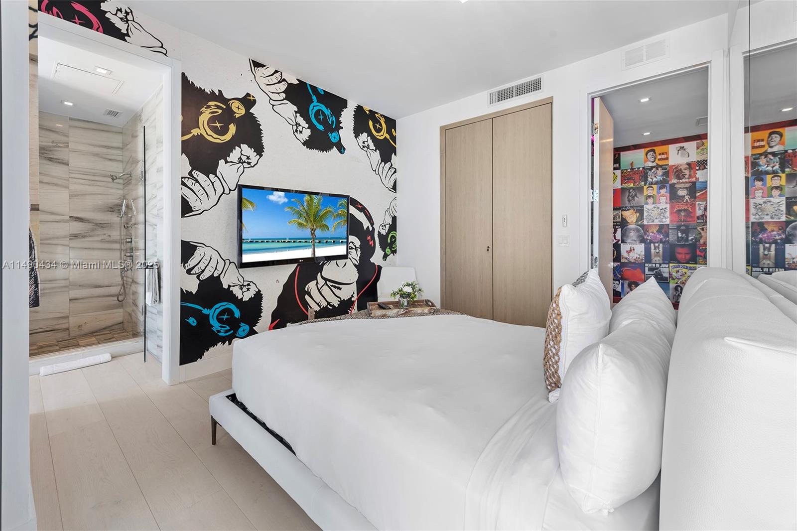 2201 COLLINS AVE CONDO - Residential Lease