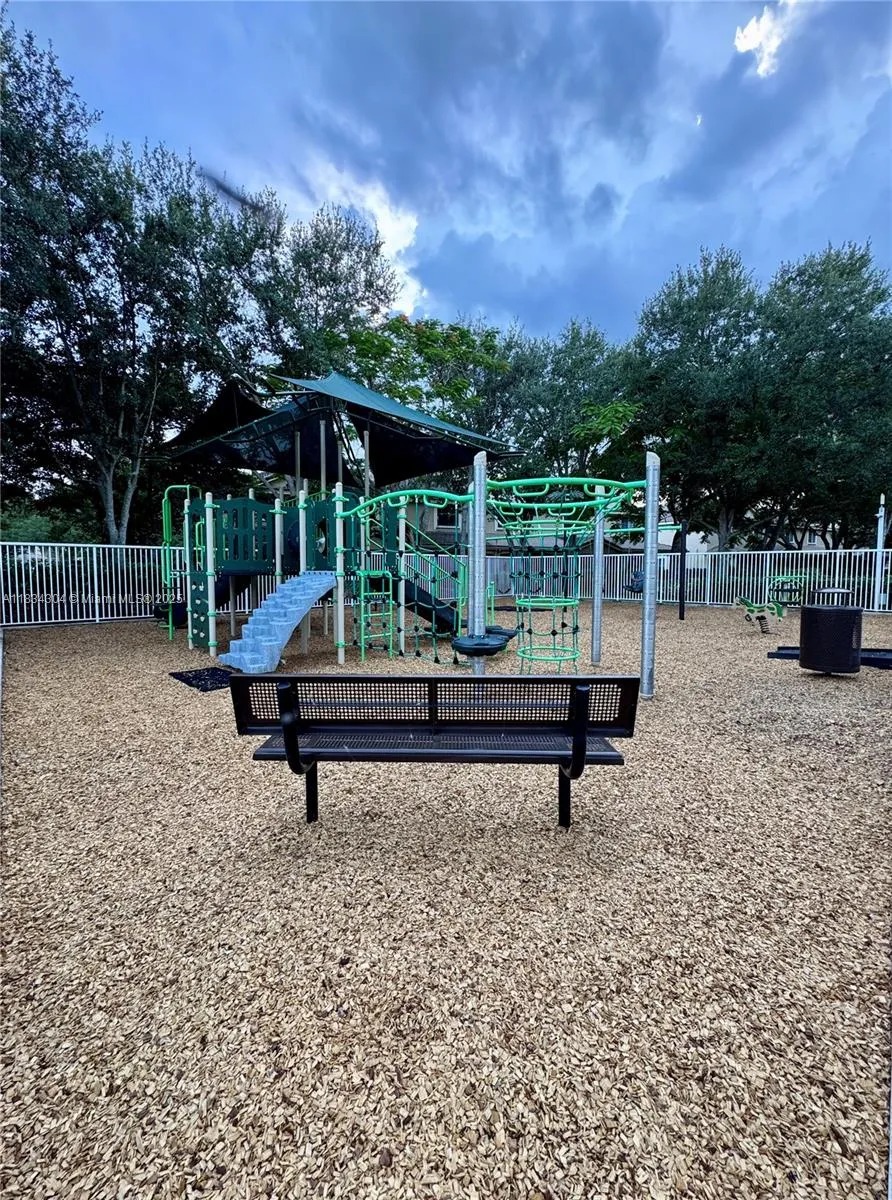 Weston, Florida 33332, United States, 3 Bedrooms Bedrooms, ,3 BathroomsBathrooms,Residential,Active,164073