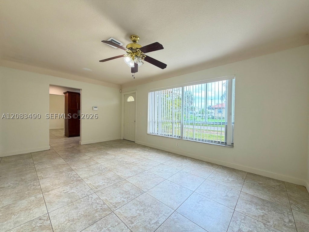 Photo of 231 NW 4th St, Deerfield Beach, FL 33441 (MLS # A12083490)