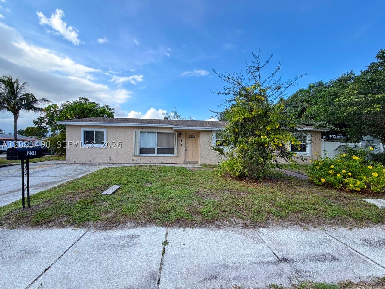 231 NW 4th St