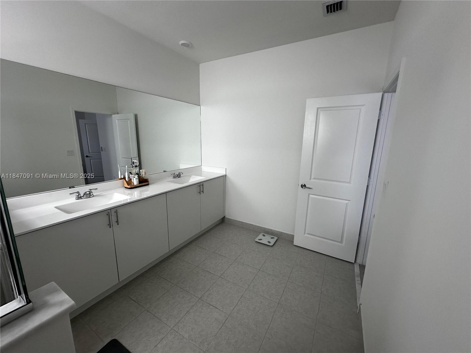 KENDALL ASSEMBLAGE NORTH - Residential