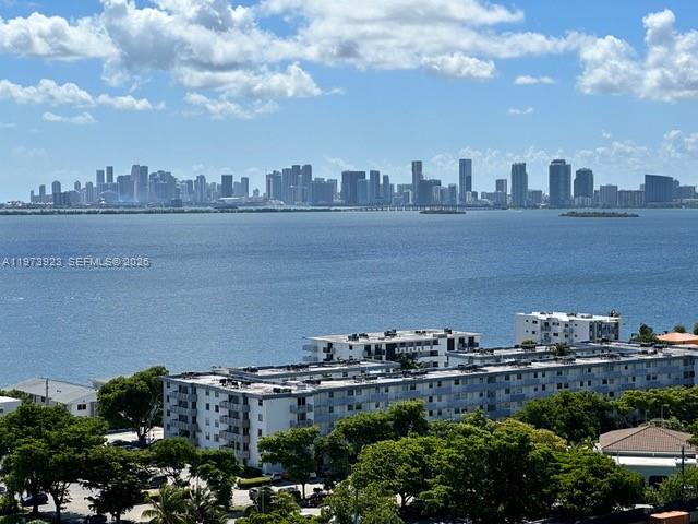 7601 E Treasure Dr 1905