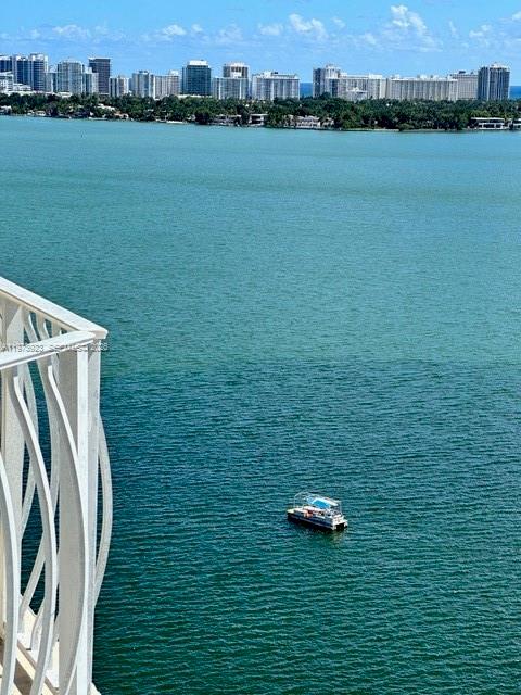 7601 E Treasure Dr 1905