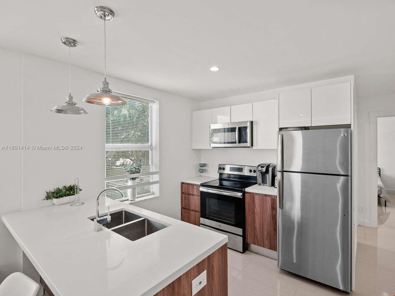 924 Marseille Dr