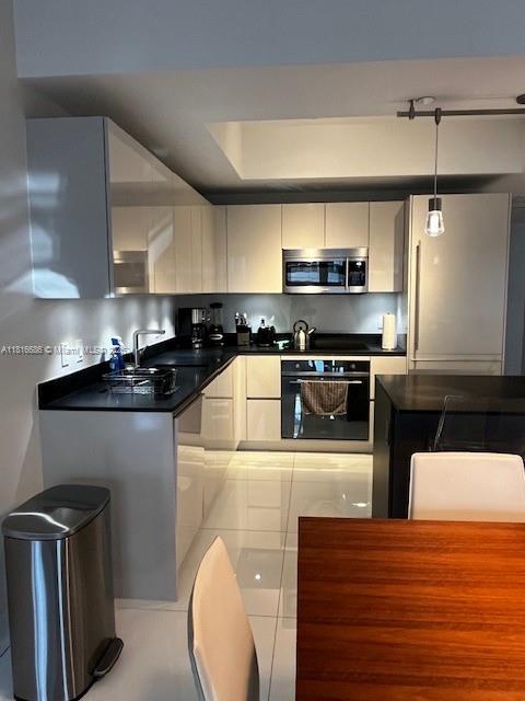 1010 BRICKELL CONDO - Residential Lease