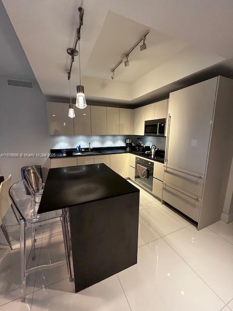 1010 BRICKELL CONDO - Residential Lease