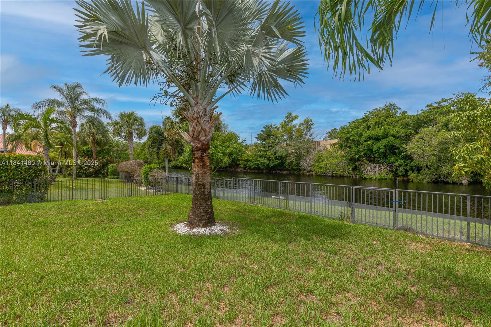 FAIRWAYS AT EAGLE TRACE - Residential