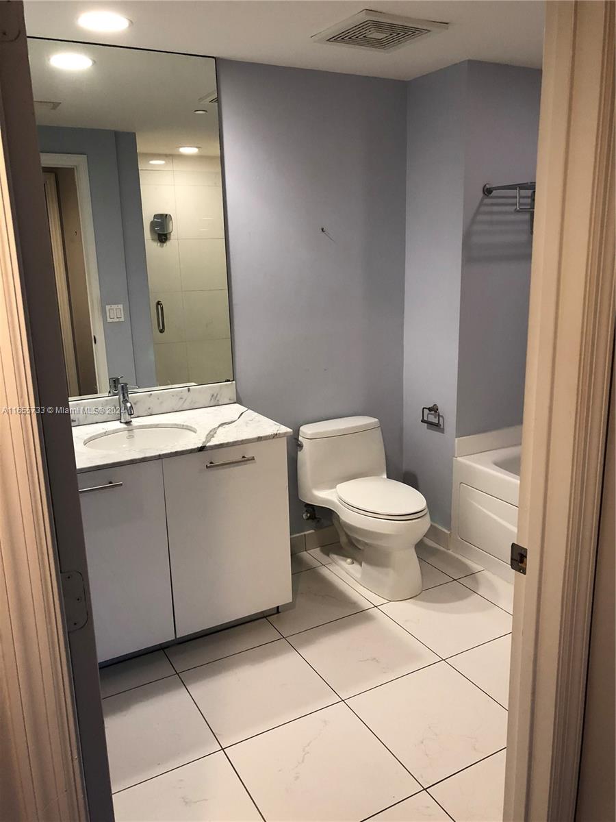 500 BRICKELL WEST CONDO - Residential