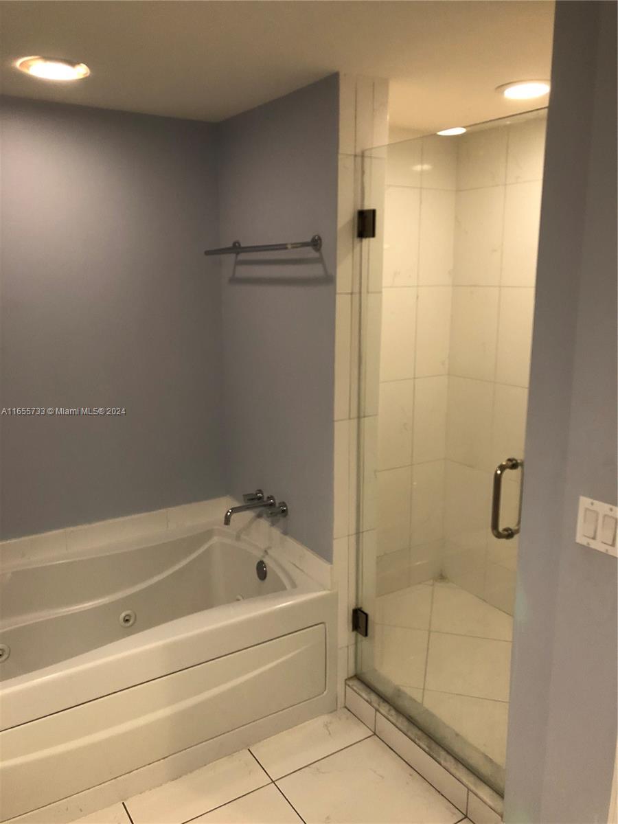 500 BRICKELL WEST CONDO - Residential