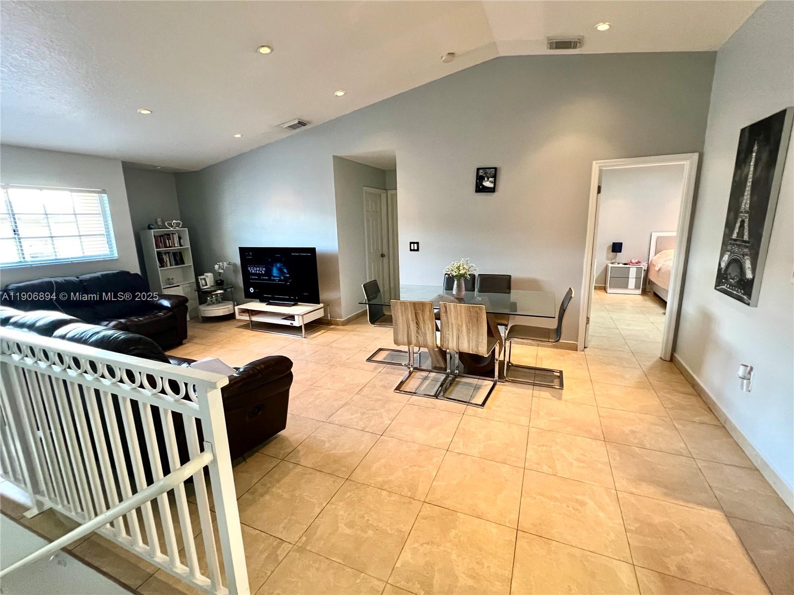 WEST POINCIANA VILLAS CON - Residential