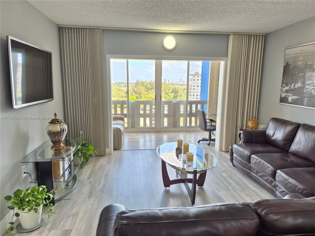 Photo of 4001 Hillcrest Dr #1009, Hollywood, FL 33021 (MLS # A11787830)