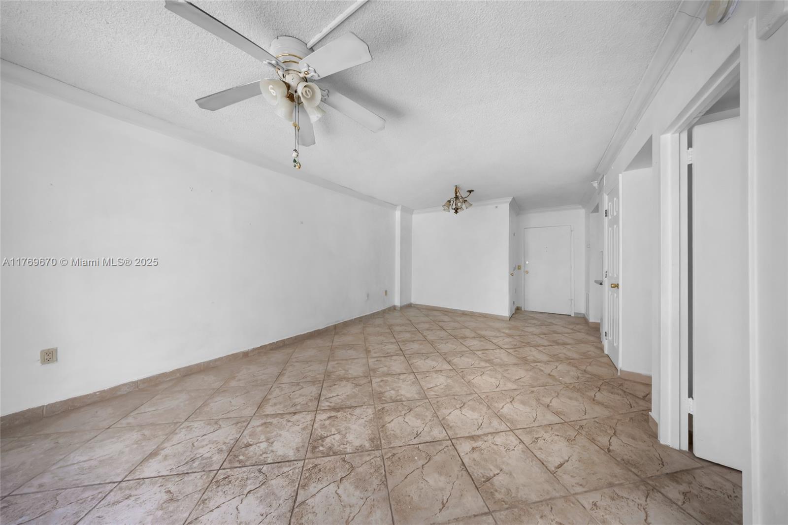 PORT ROYALE CONDO - Residential