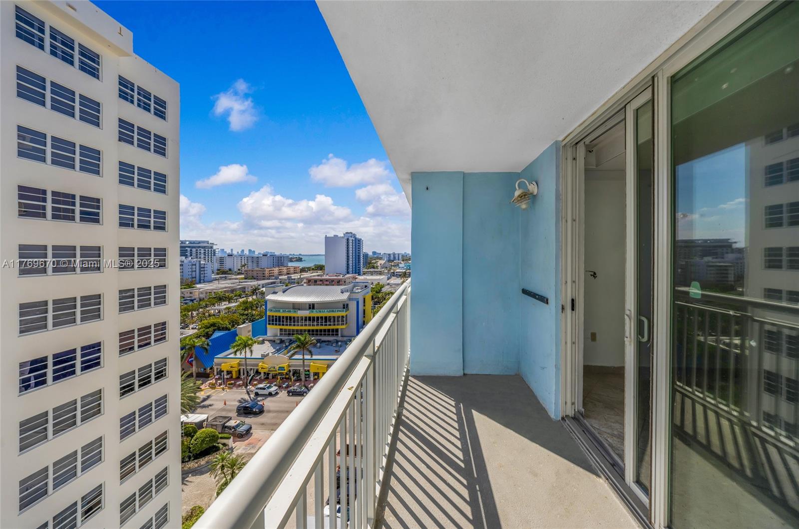PORT ROYALE CONDO - Residential