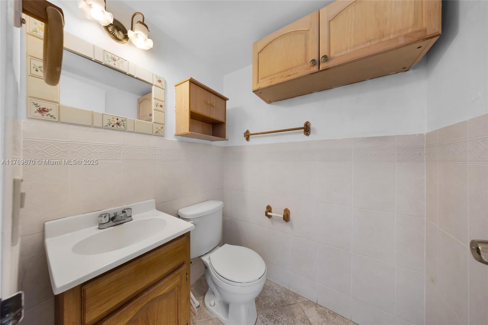 PORT ROYALE CONDO - Residential