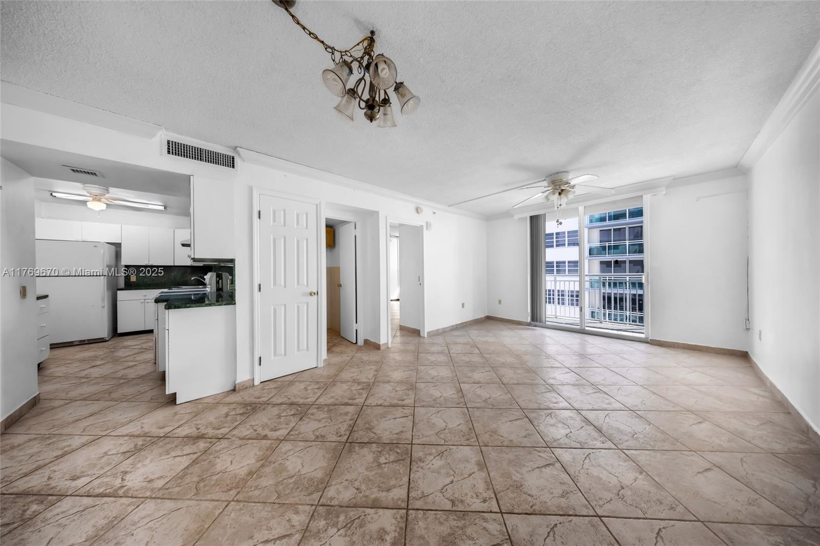 PORT ROYALE CONDO - Residential