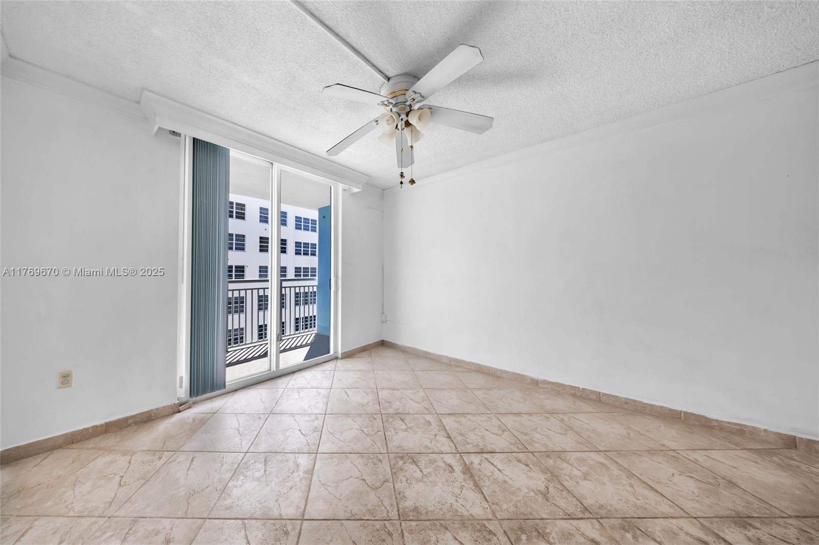 PORT ROYALE CONDO - Residential