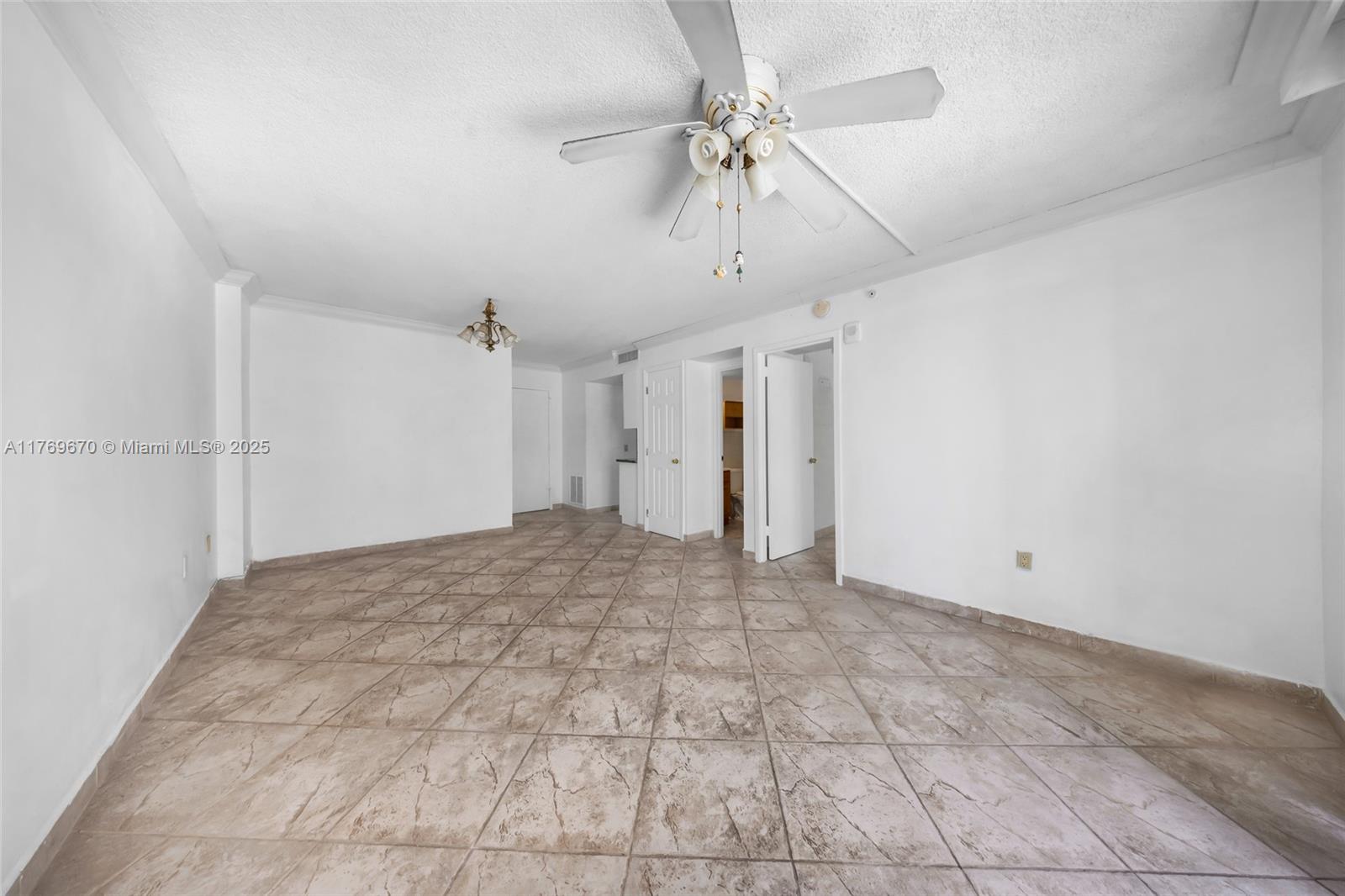 PORT ROYALE CONDO - Residential