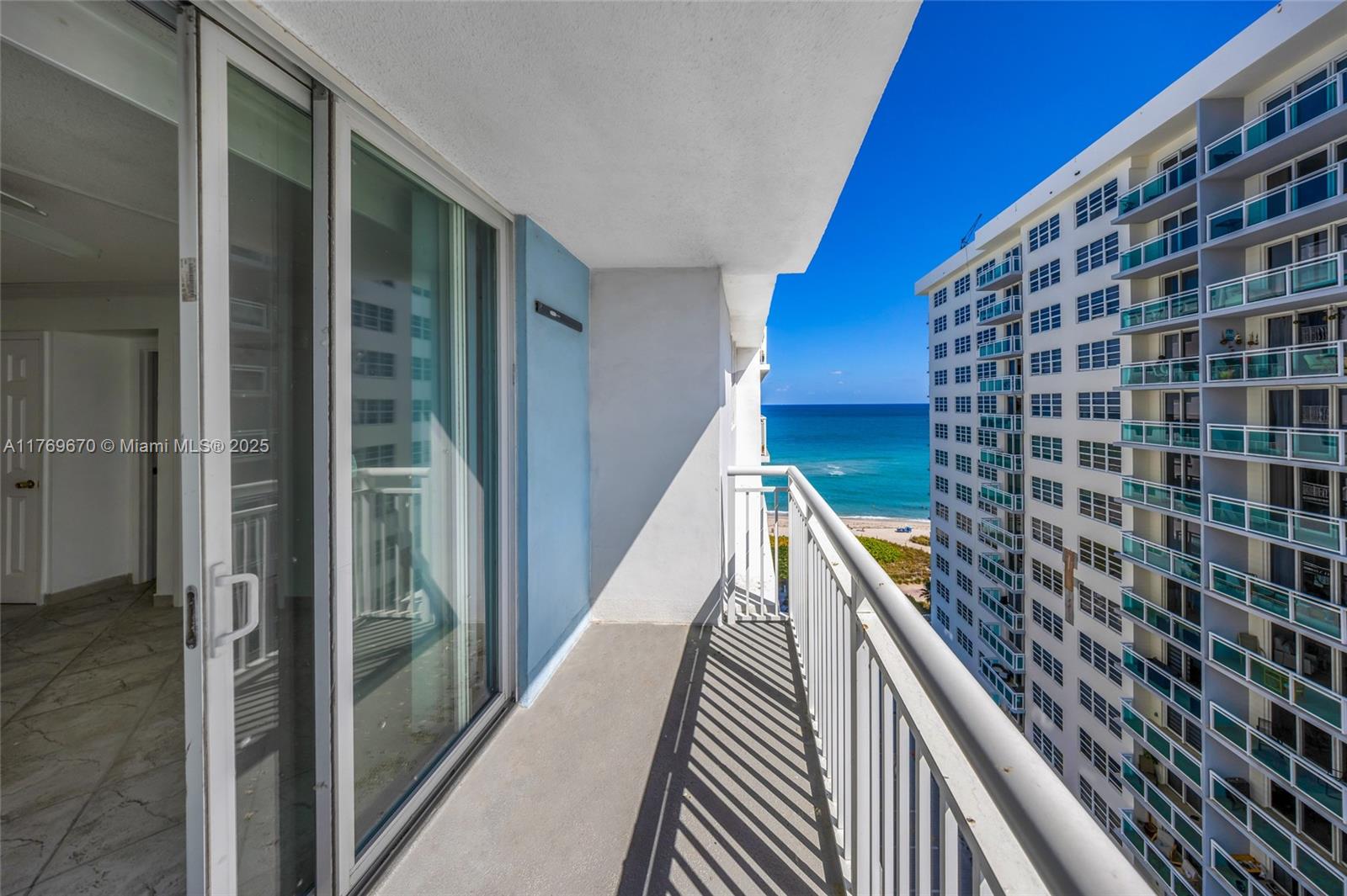 PORT ROYALE CONDO - Residential