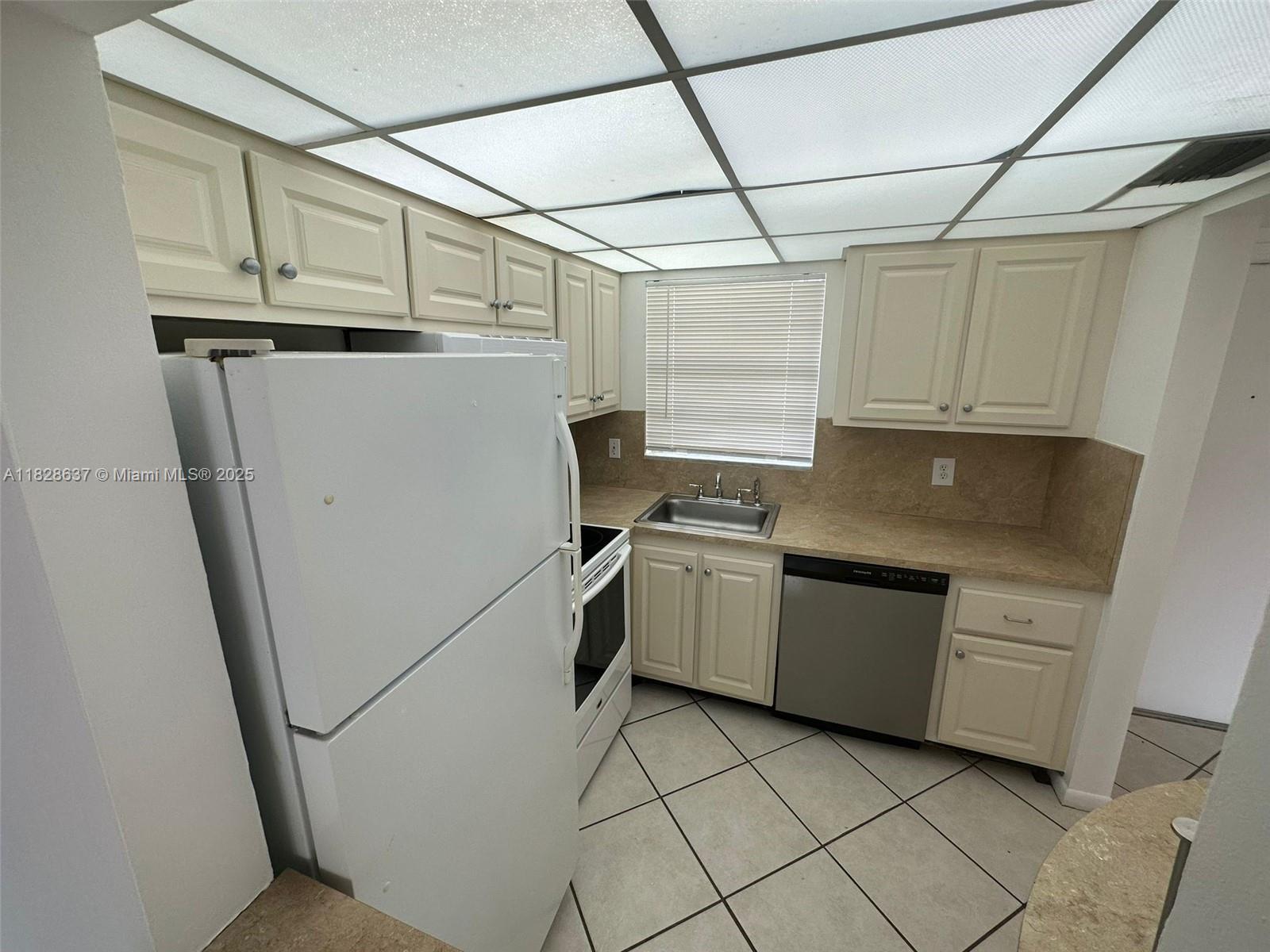 1638 Embassy Dr 307