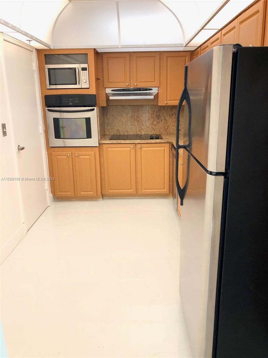 TIDES ON HOLLYWOOD BEACH - Residential Lease