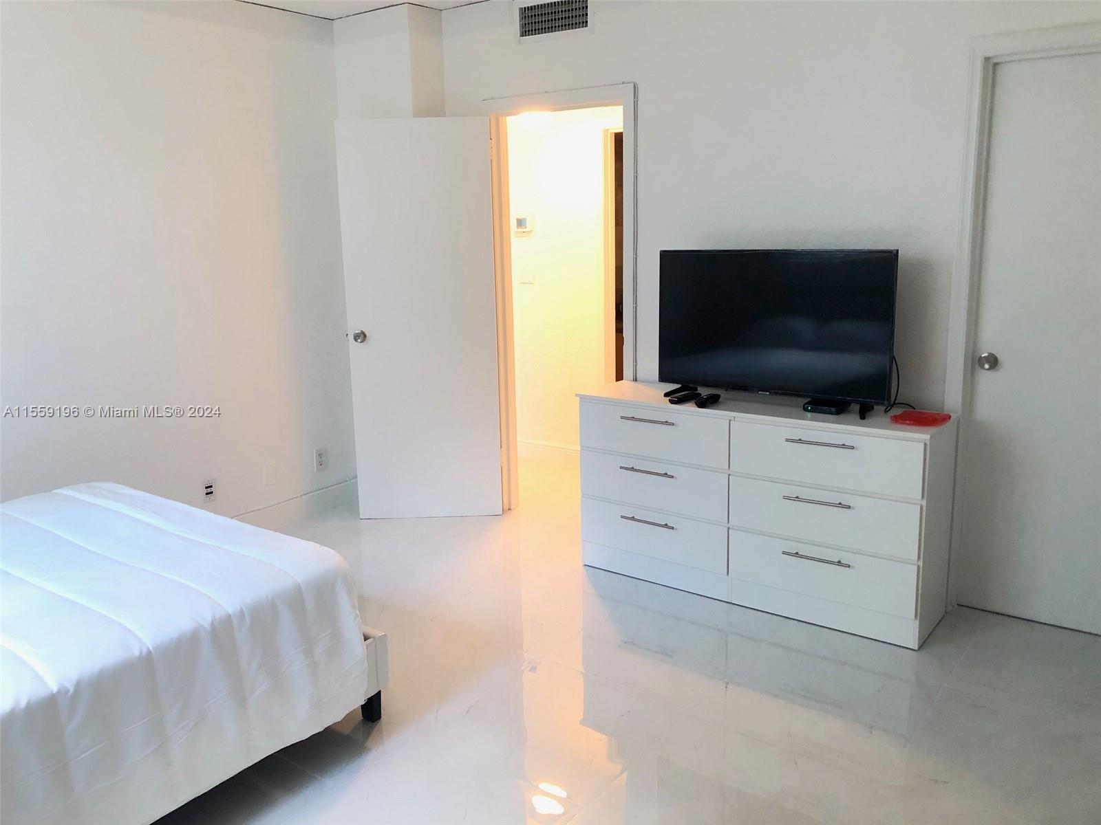 TIDES ON HOLLYWOOD BEACH - Residential Lease