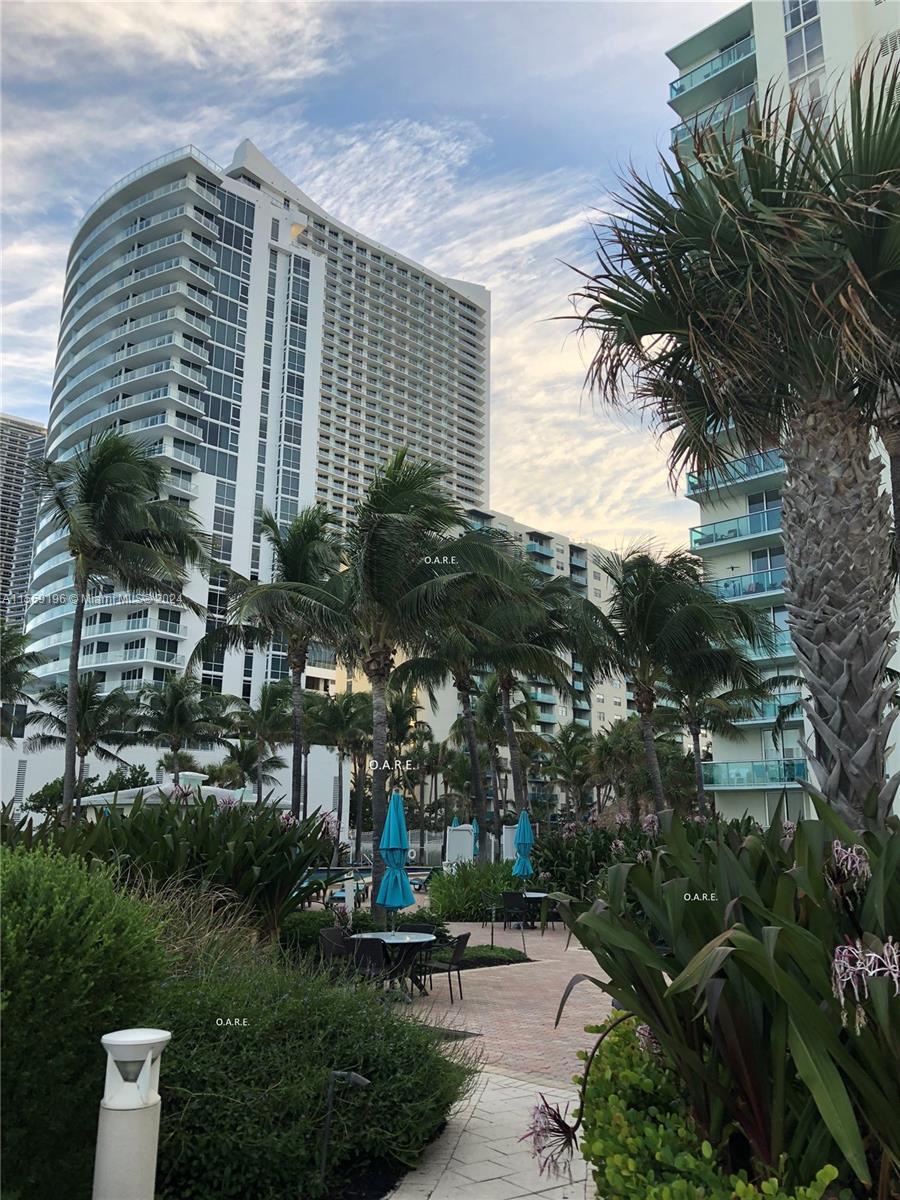TIDES ON HOLLYWOOD BEACH - Residential Lease