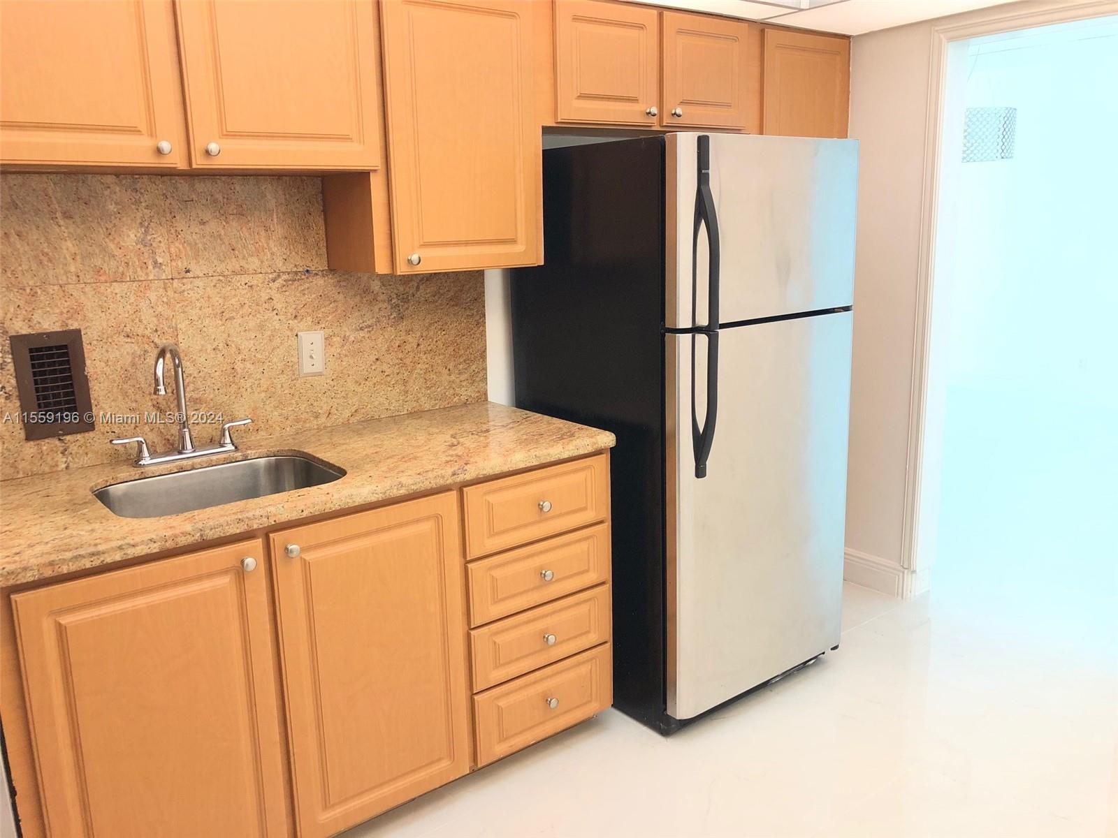 TIDES ON HOLLYWOOD BEACH - Residential Lease
