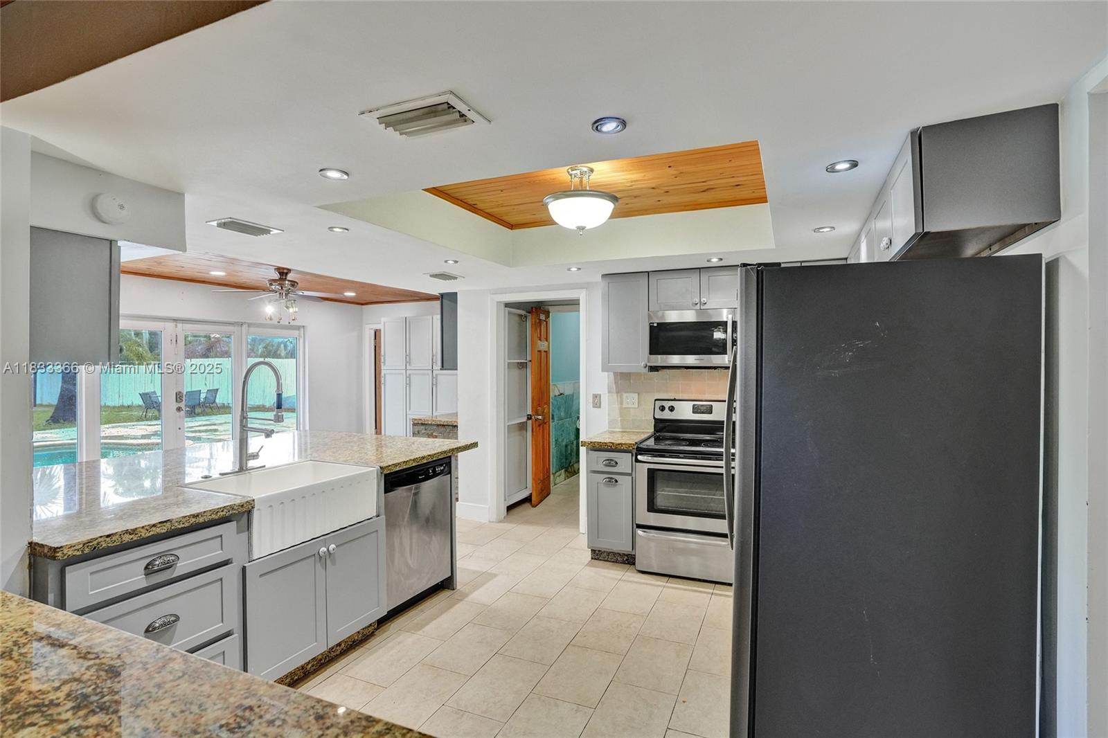 COVE HOMESITES - Residential