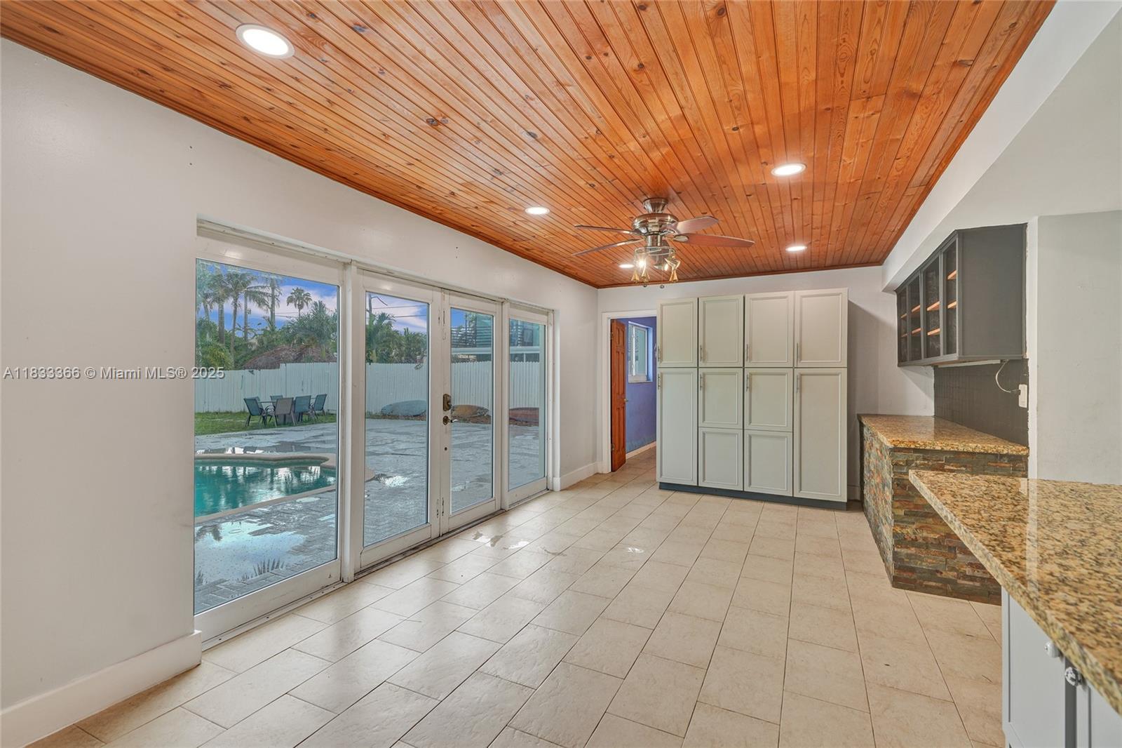 COVE HOMESITES - Residential