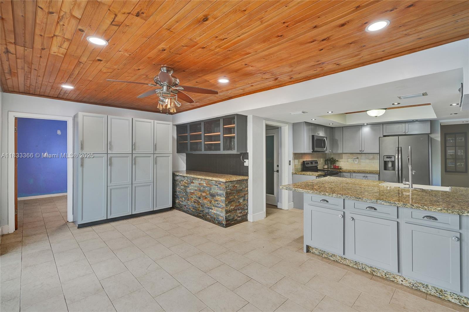 COVE HOMESITES - Residential