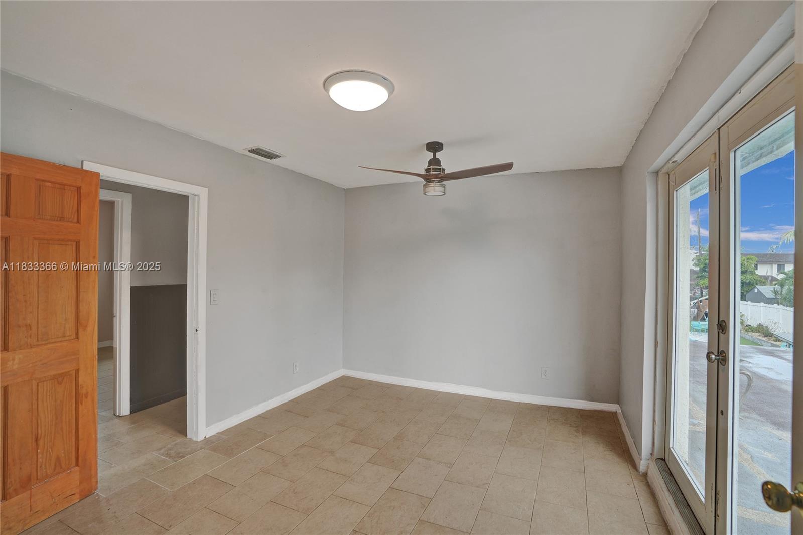 COVE HOMESITES - Residential