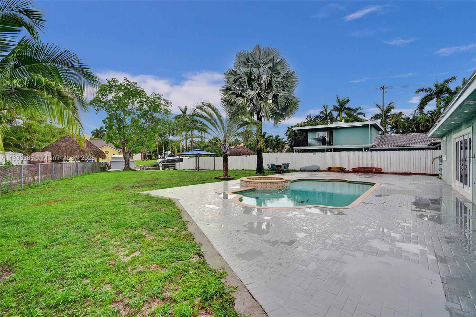 COVE HOMESITES - Residential