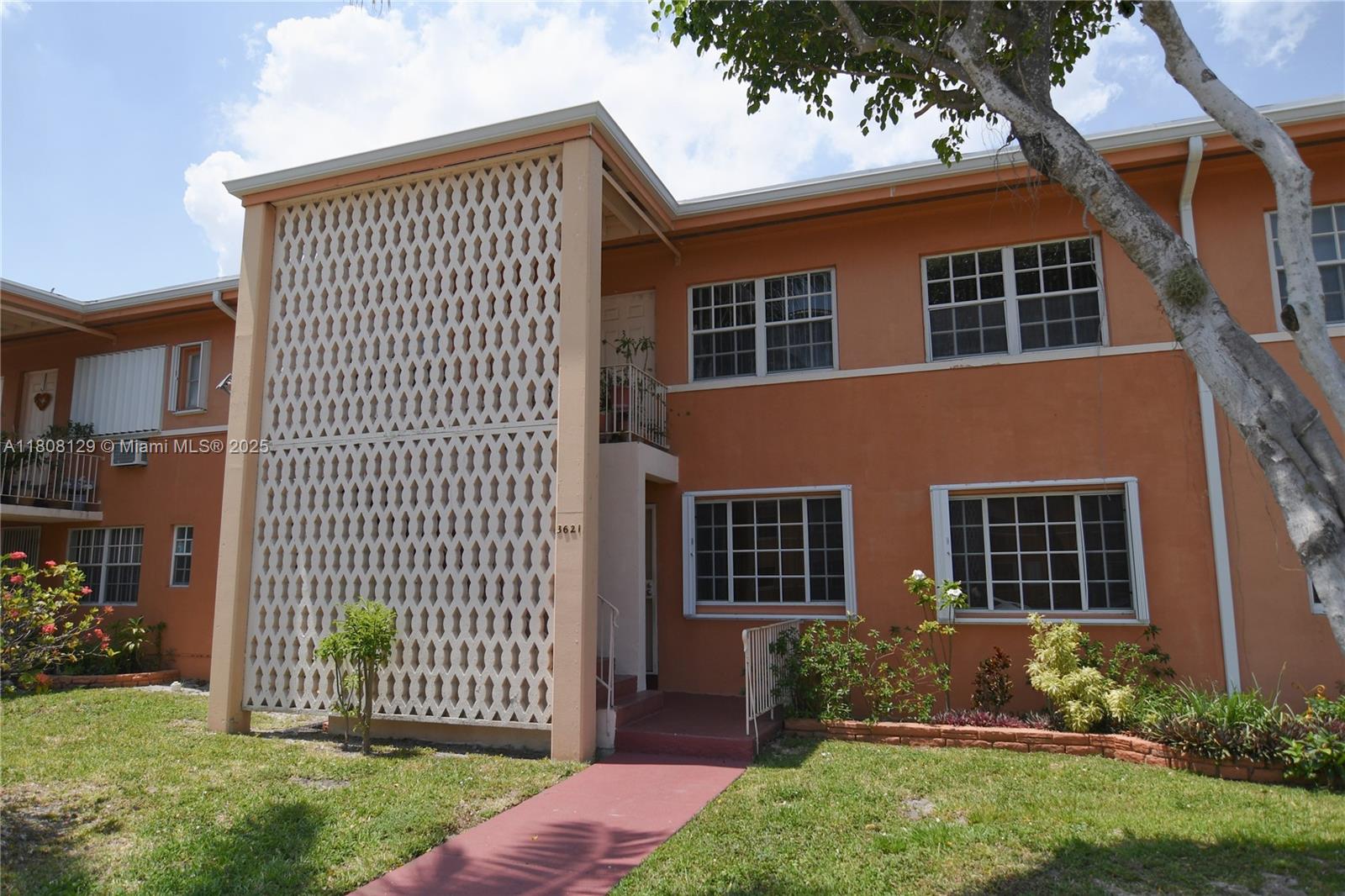 Property for Sale at 3621 Sw 10th St 4B, Miami, Broward County, Florida - Bedrooms: 1 
Bathrooms: 1  - $200,000
