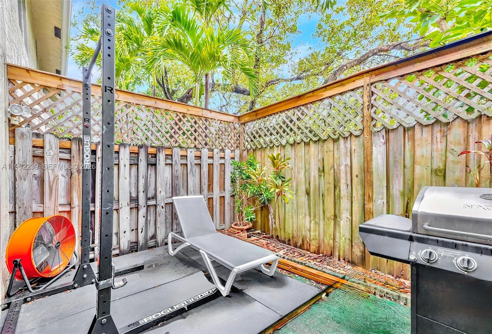 SOUTHPORT SQUARE CONDO - Residential