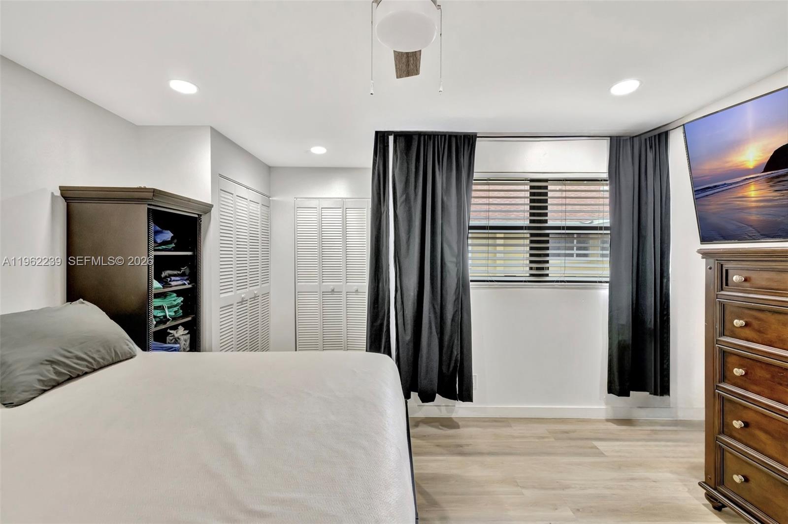 SOUTHPORT SQUARE CONDO - Residential